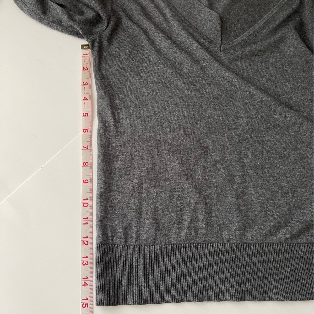 Banana Republic Dark Grey Soft Silk Cashmere V-Neck Long Sleeve Sweater Small - Picture 6 of 8